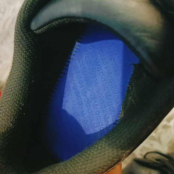 Adidas - Picture 7 of 16